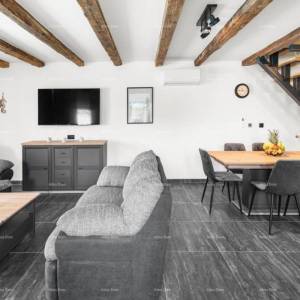 Prodaja prelijepe kamene kuće s bazenom, Baderna, Poreč!