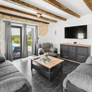 Prodaja prelijepe kamene kuće s bazenom, Baderna, Poreč!