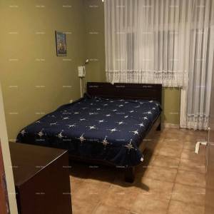 Prodaja - Prvi red do mora! Moderna, prostrana kuća s 4 zasebna stana, garažom i vezom, Rogoznica.