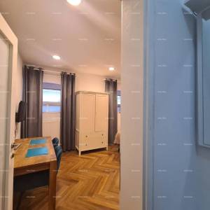 PRODAJA STANA S DVA APARTMANA – PULA