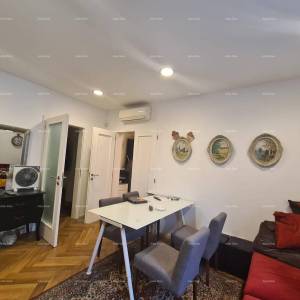 PRODAJA STANA S DVA APARTMANA – PULA