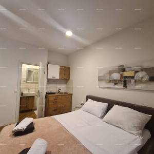 PRODAJA STANA S DVA APARTMANA – PULA