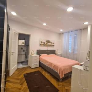 PRODAJA STANA S DVA APARTMANA – PULA