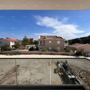 Prodaja stana s parkirnim mjestom i spremištem, odlična lokacija, Ližnjan!