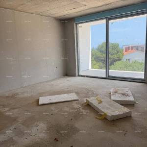 Prodaja stana s parkirnim mjestom i pogledom na more, Ližnjan!