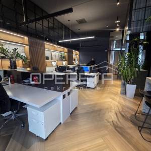 Prodaja, Ulični lokal, Trstenik, Poljička cesta , 114m2