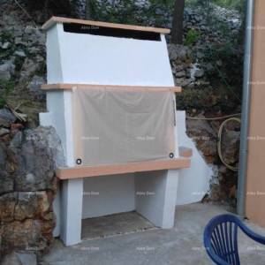 Prodaja velike, lijepe kuće sa 5 apartmana i prekrasnim pogledom na more i Krk, Novi Vinodolski!