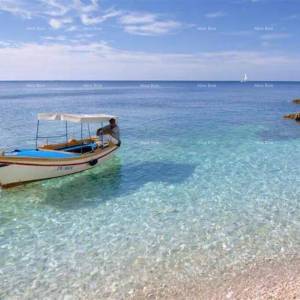 Prodaja velike, lijepe kuće sa 5 apartmana i prekrasnim pogledom na more i Krk, Novi Vinodolski!