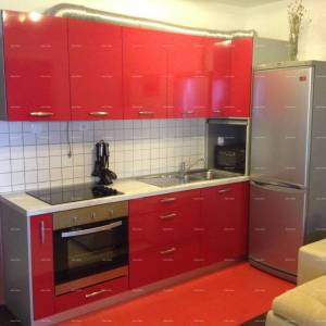 Prodaja velike, lijepe kuće sa 5 apartmana i prekrasnim pogledom na more i Krk, Novi Vinodolski!