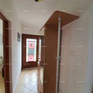 Prodaja velike, lijepe kuće sa 5 apartmana i prekrasnim pogledom na more i Krk, Novi Vinodolski!