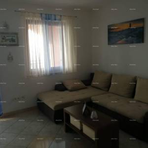 Prodaja velike, lijepe kuće sa 5 apartmana i prekrasnim pogledom na more i Krk, Novi Vinodolski!