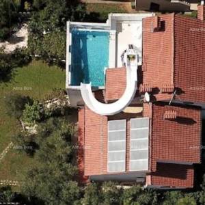 Prodaja višestambenog objekta  s 9 zasebnih apartmana. Poreč!