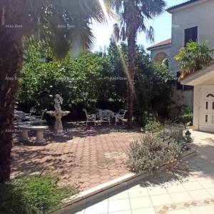 Prodaja višestambenog objekta  s 9 zasebnih apartmana. Poreč!