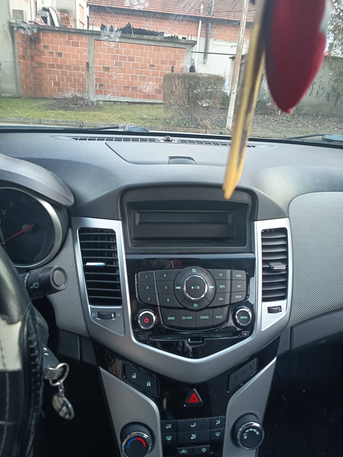 Prodaja zbog viska automobila