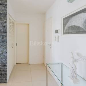 Prodaja,Crikvenica,luksuzna kuća, 4 apartmana,bazen,parking,vrt,garaža