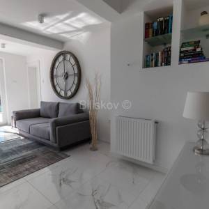 Prodaja,Crikvenica,luksuzna kuća, 4 apartmana,bazen,parking,vrt,garaža