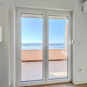 Prodaja,Crikvenica,luksuzna kuća, 4 apartmana,bazen,parking,vrt,garaža