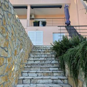 Prodaja,Crikvenica,luksuzna kuća, 4 apartmana,bazen,parking,vrt,garaža
