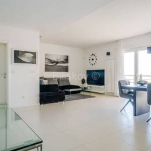 Prodaja,Crikvenica,luksuzna kuća, 4 apartmana,bazen,parking,vrt,garaža