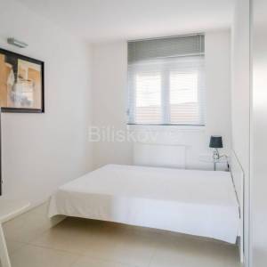 Prodaja,Crikvenica,luksuzna kuća, 4 apartmana,bazen,parking,vrt,garaža