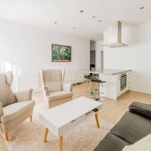 Prodaja,Crikvenica,luksuzna kuća, 4 apartmana,bazen,parking,vrt,garaža