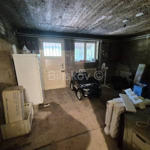 Prodaja,Maksimir,kuća u nizu na 5etaža površine 220m2,dvorište,parking