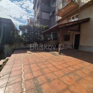 Prodaja,Maksimir,kuća u nizu na 5etaža površine 220m2,dvorište,parking