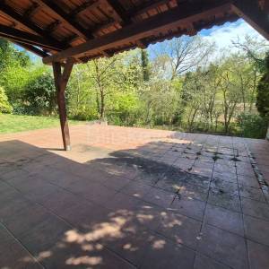 Prodaja,Maksimir,kuća u nizu na 5etaža površine 220m2,dvorište,parking