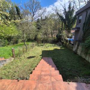 Prodaja,Maksimir,kuća u nizu na 5etaža površine 220m2,dvorište,parking