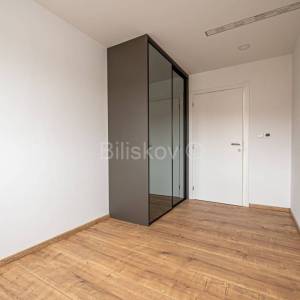 Prodaja,Mlinovi,dvojna kuća površine 152 m2,terasa,vrt,garaža,parking