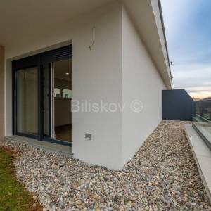 Prodaja,Mlinovi,stan površine 152 m2,terasa,vrt,garaža,parking