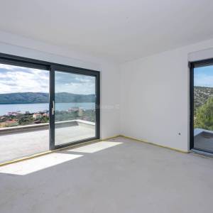 Prodaja,moderna kuća s pogledom na more, Seget