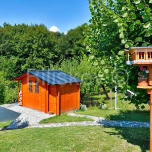 Prodaja,Rakov Potok, montažna kuća površine 179 m2,bazen,parking 