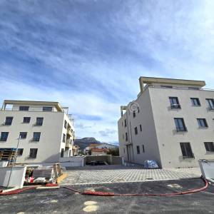 Prodaja,trosoban stan u luksuznom resortu,Kaštela