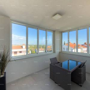 Prodaje se atraktivna kuća u Premanturi s pogledom na more