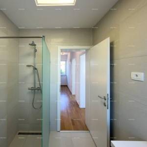 Prodaje se atraktivna kuća u Premanturi s pogledom na more