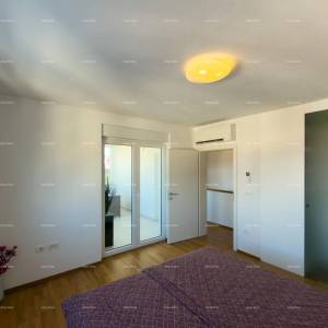 Prodaje se atraktivna kuća u Premanturi s pogledom na more