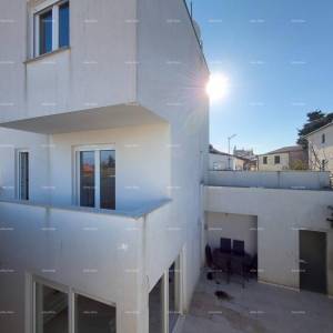 Prodaje se atraktivna kuća u Premanturi s pogledom na more