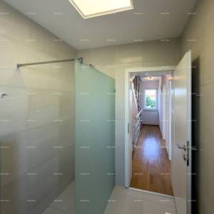 Prodaje se atraktivna kuća u Premanturi s pogledom na more