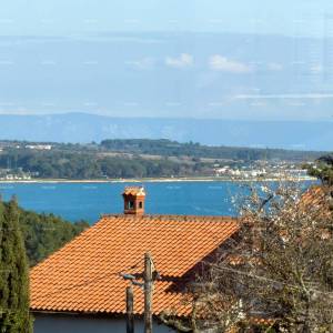 Prodaje se atraktivna kuća u Premanturi s pogledom na more