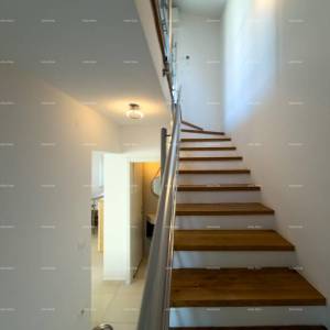 Prodaje se atraktivna kuća u Premanturi s pogledom na more