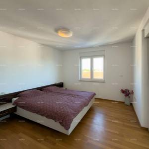 Prodaje se atraktivna kuća u Premanturi s pogledom na more