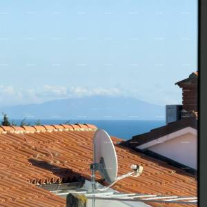 Prodaje se atraktivna kuća u Premanturi s pogledom na more