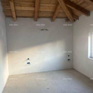 Prodaje se  atraktivna kuća u visokoj fazi gradnje, blizu Kanfanara