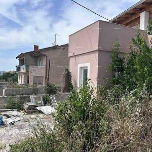 Prodaje se fantastična kuća sa tri stana u Medulinu!