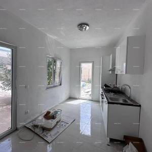 Prodaje se fantastična kuća sa tri stana u Medulinu!