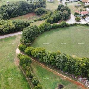 Prodaje se građevinsko zemljište površine 3785 m2