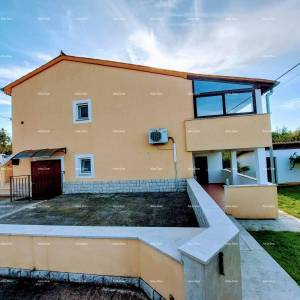 Prodaje se kuća, 170 m2, Karojba