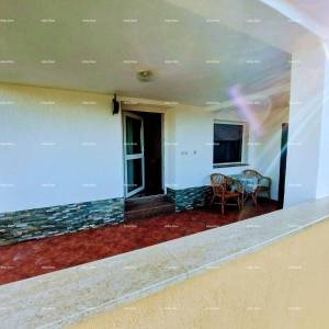 Prodaje se kuća, 170 m2, Karojba