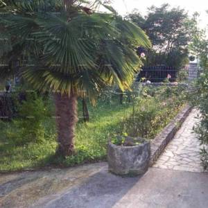 Prodaje se  kuća sa tri stana, Umag